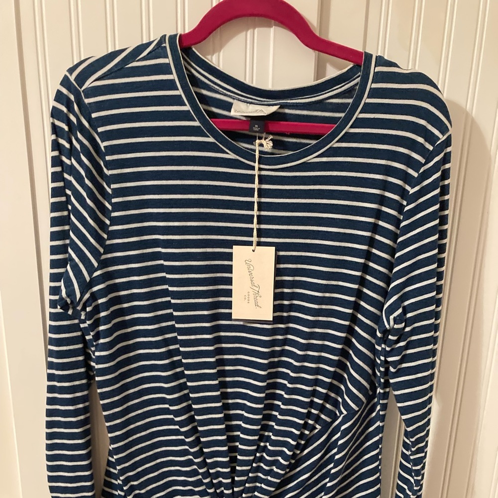 Universal Thread top